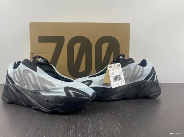 Blue MNVN GZ0711 Adidas Tint Yeezy Boost 700 0503